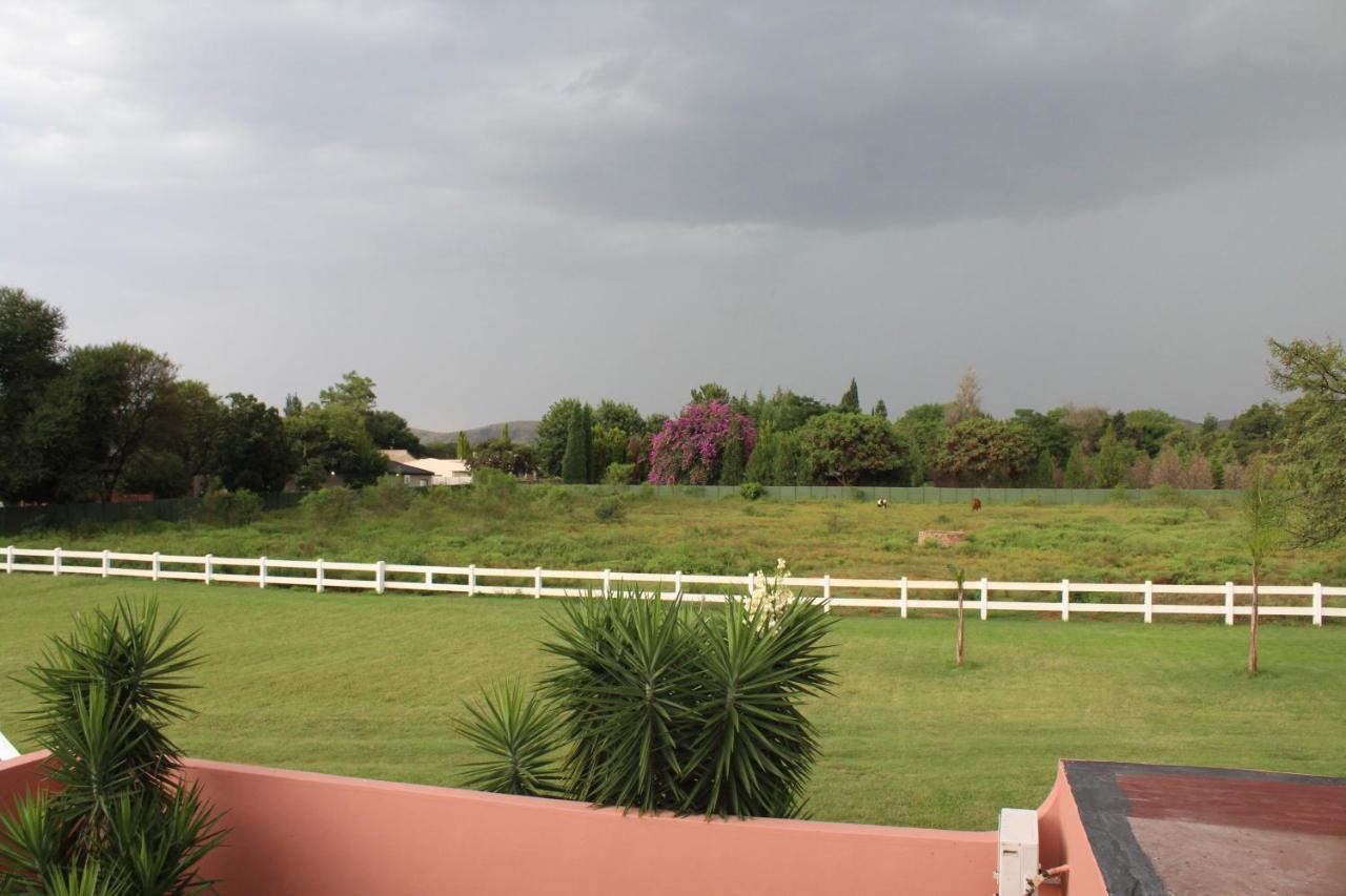 El Gran Chaparral Guest House Pretoria-Noord Exteriör bild